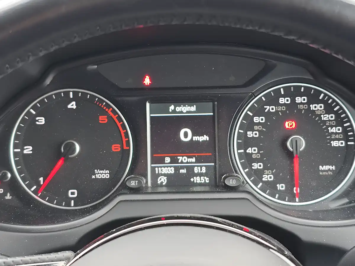 Used 2015 Audi Q5 S Line Plus Grey - Interior and Exterior details 9