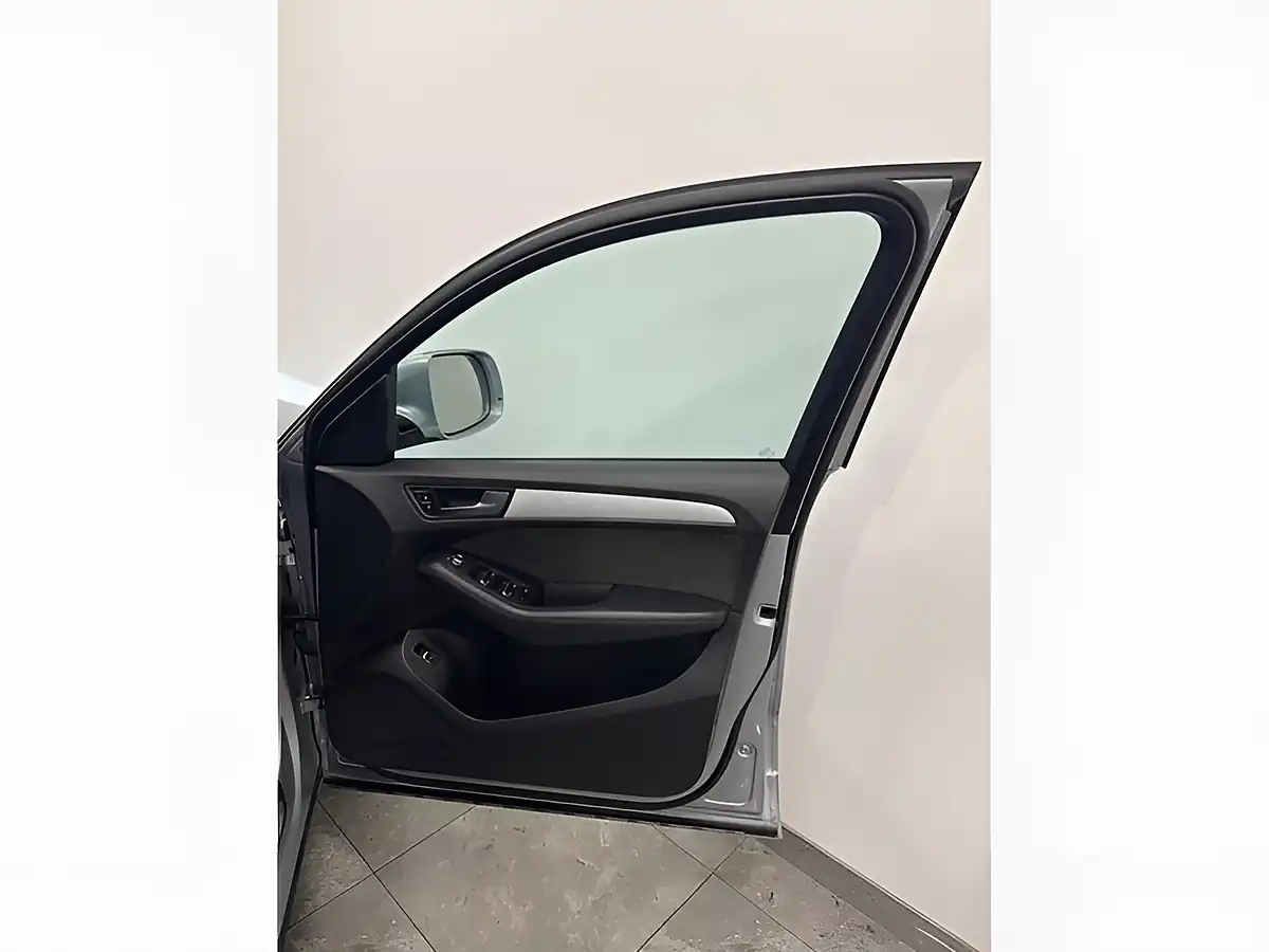 Used 2015 Audi Q5 S Line Plus Silver - Interior and Exterior details 12
