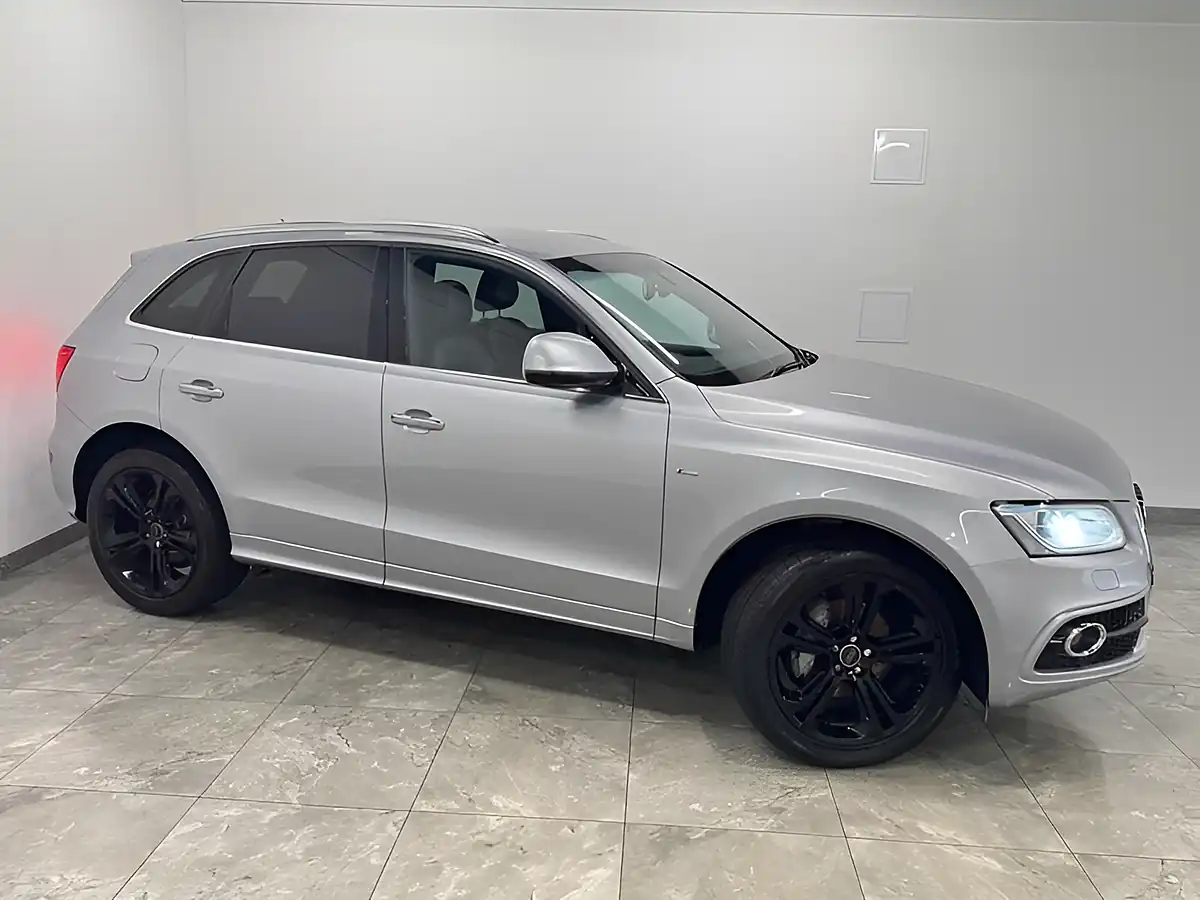 Used 2015 Audi Q5 S Line Plus Silver - Interior and Exterior details 2