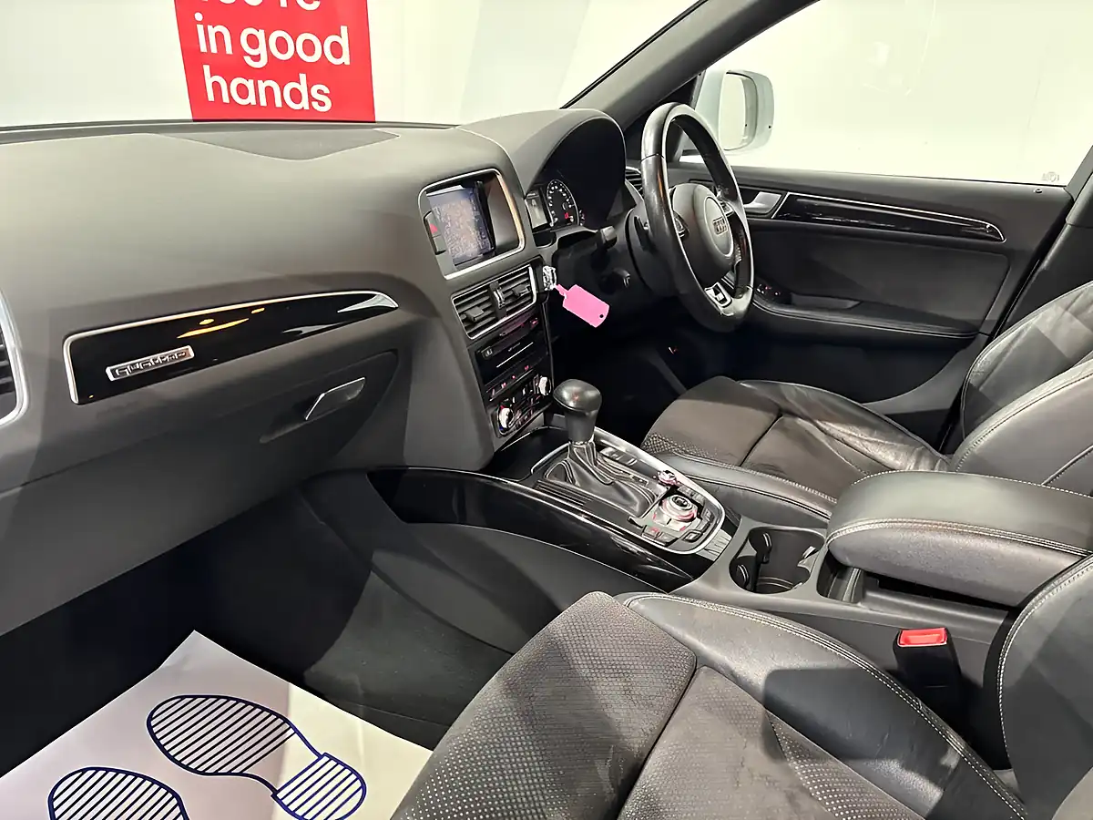 Used 2015 Audi Q5 S Line Plus White - Interior and Exterior details 14