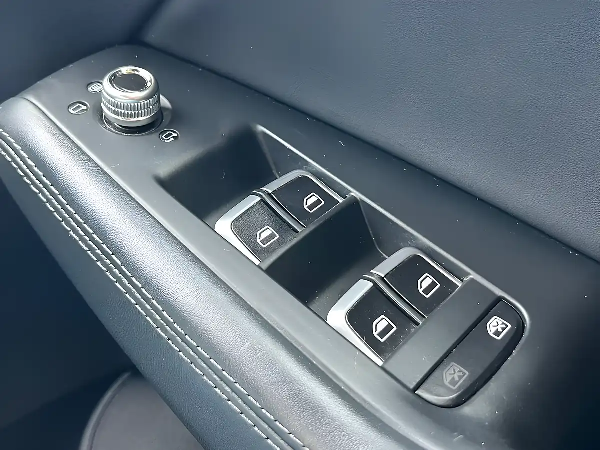 Used 2015 Audi Q5 S Line Silver - Interior and Exterior details 19