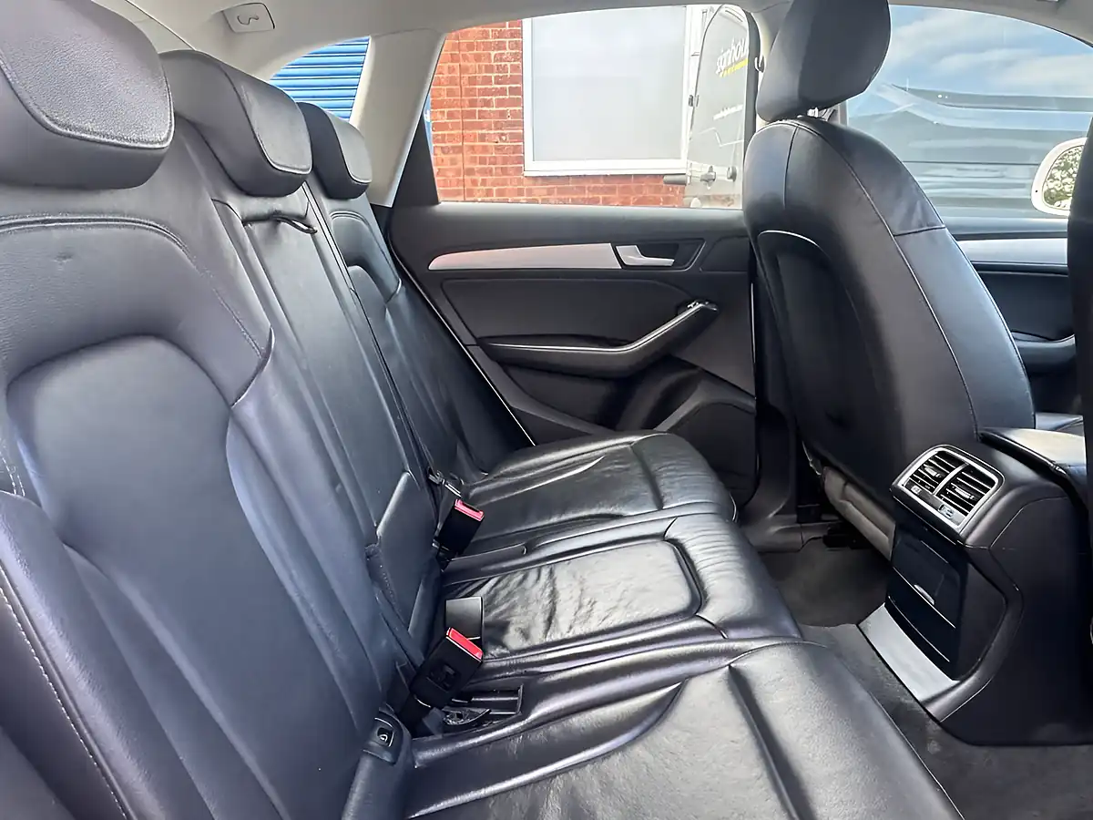 Used 2015 Audi Q5 Se White - Interior and Exterior details 12