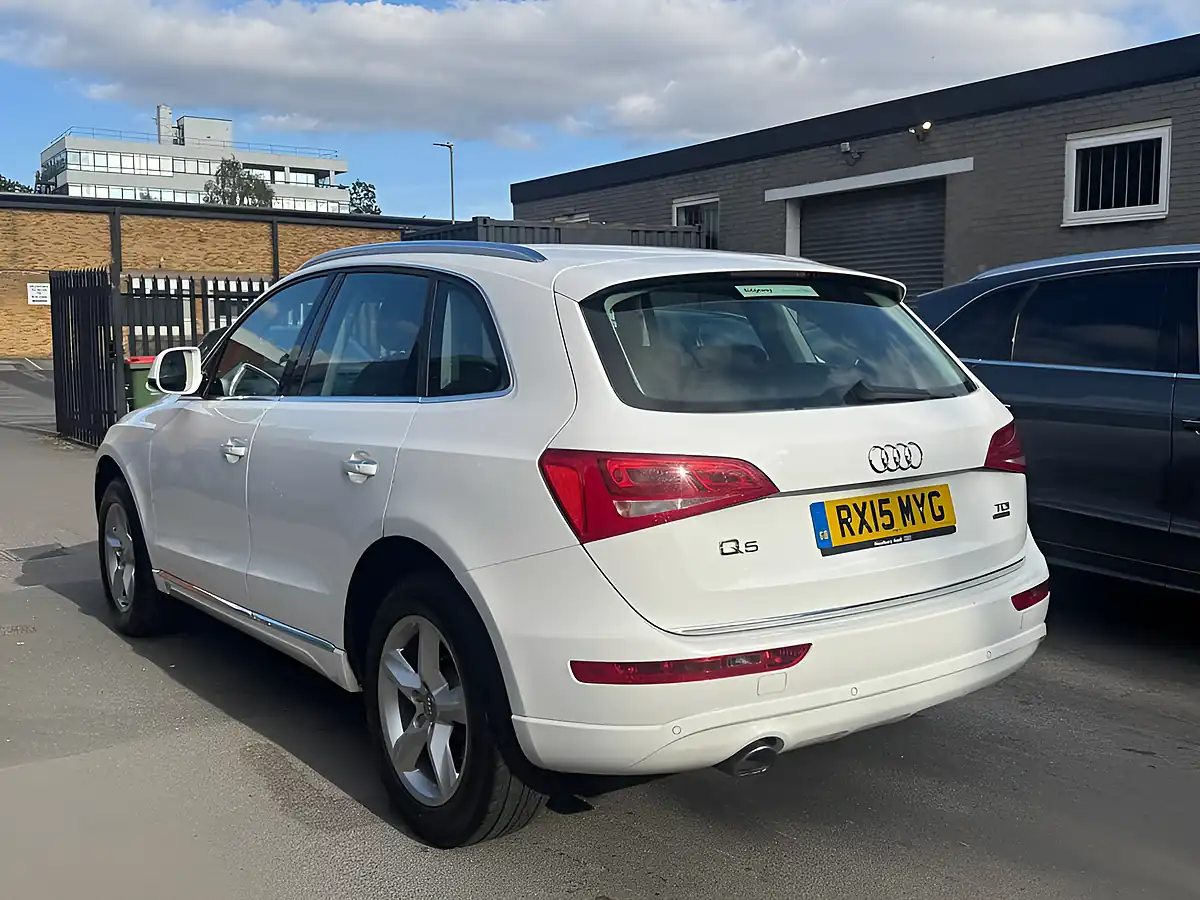 Used 2015 Audi Q5 Se White - Interior and Exterior details 6