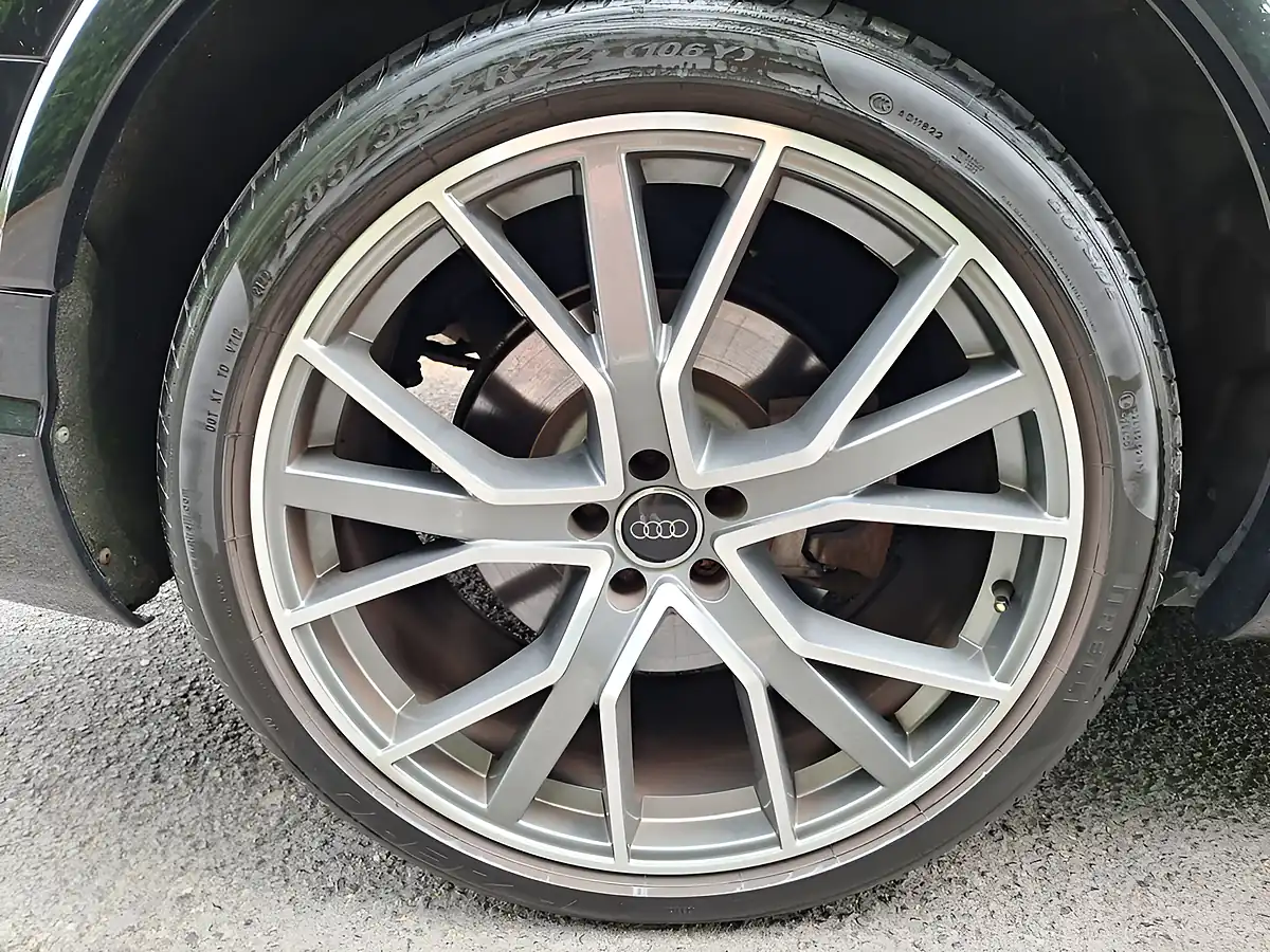 Used 2015 Audi Q7 S Line Black - Interior and Exterior details 19