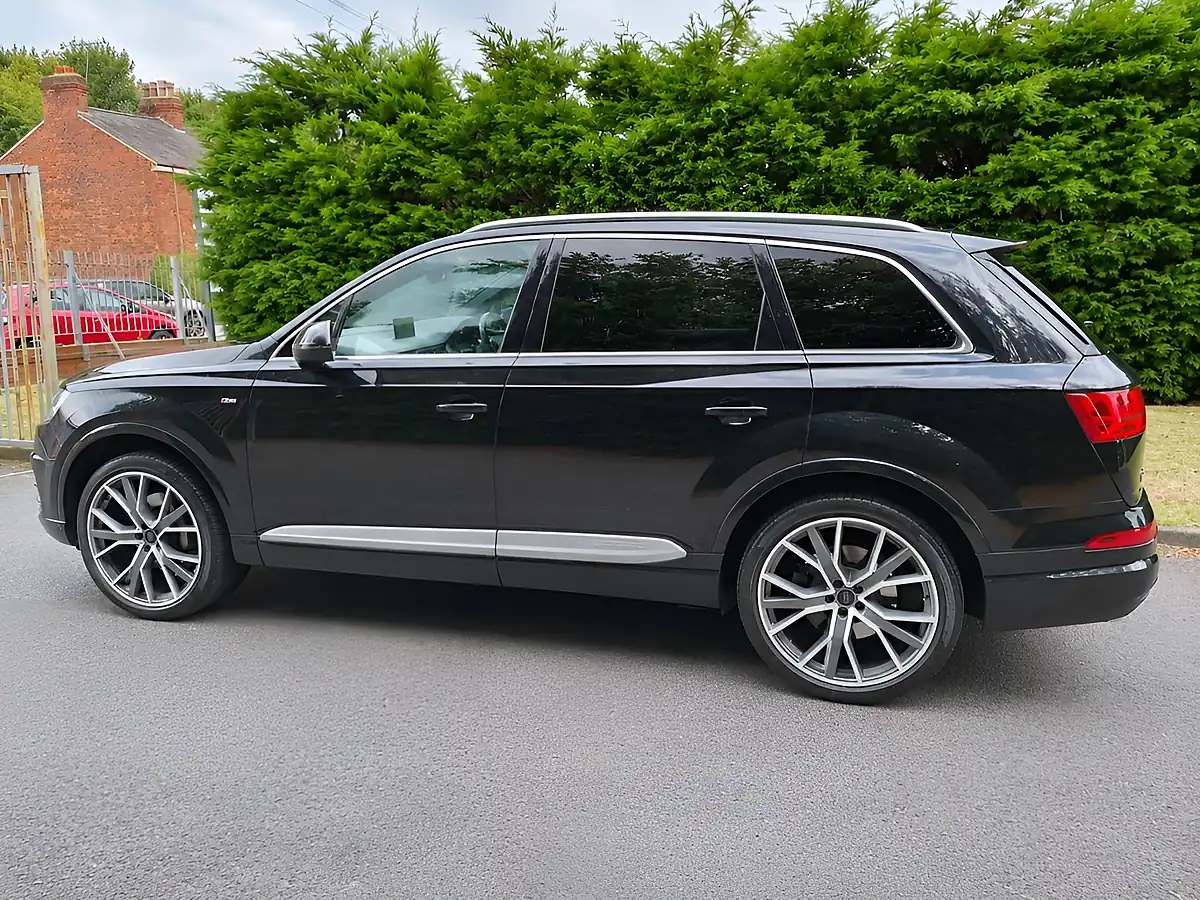 Used 2015 Audi Q7 S Line Black - Interior and Exterior details 4