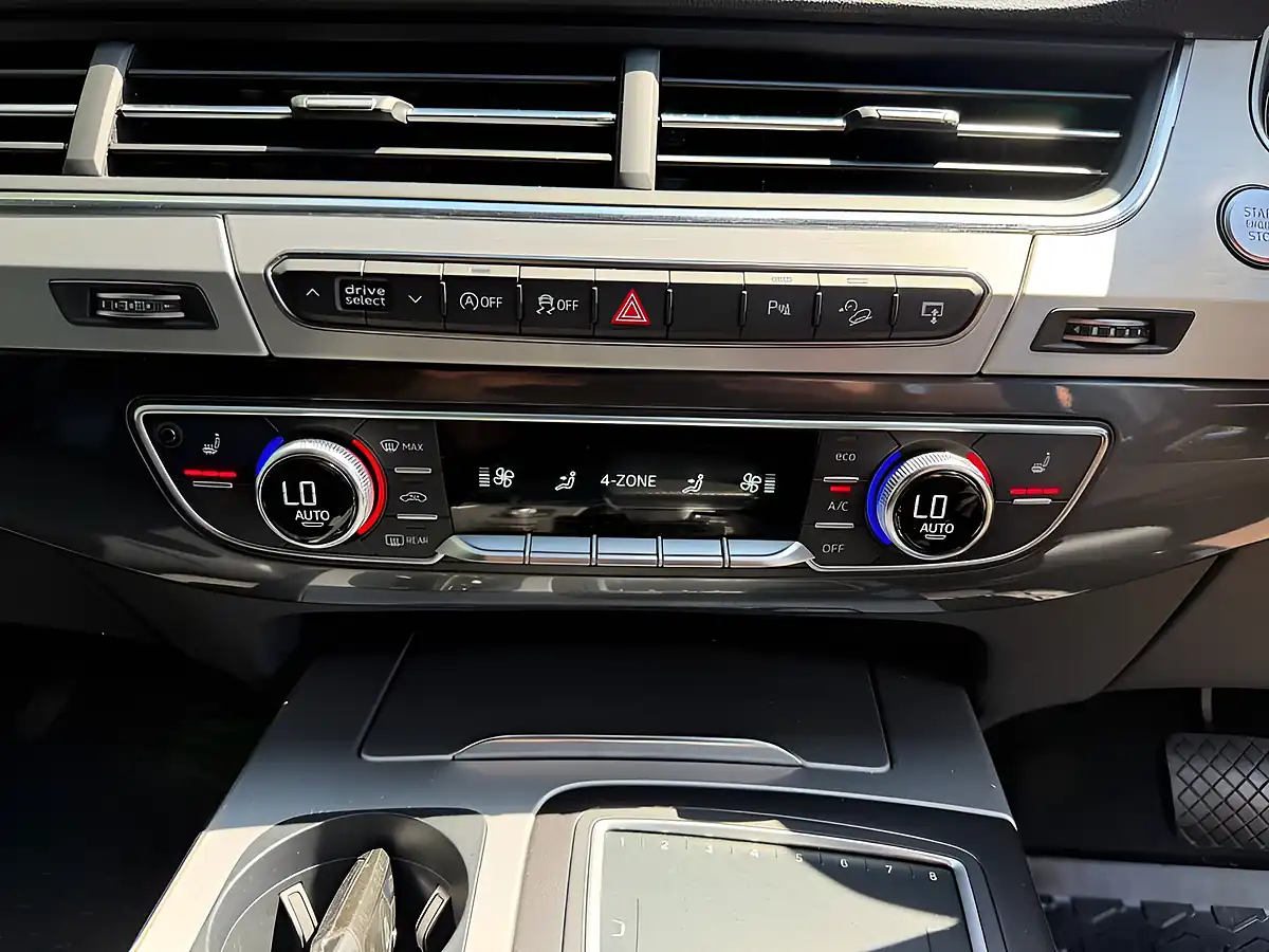 Used 2015 Audi Q7 S Line Grey - Interior and Exterior details 14