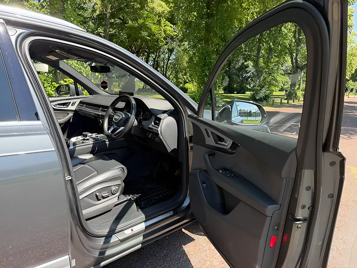 Used 2015 Audi Q7 S Line Grey - Interior and Exterior details 7