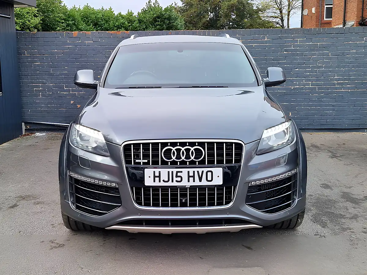 Used 2015 Audi Q7 S Line Sport Edition Grey - Interior and Exterior details 4
