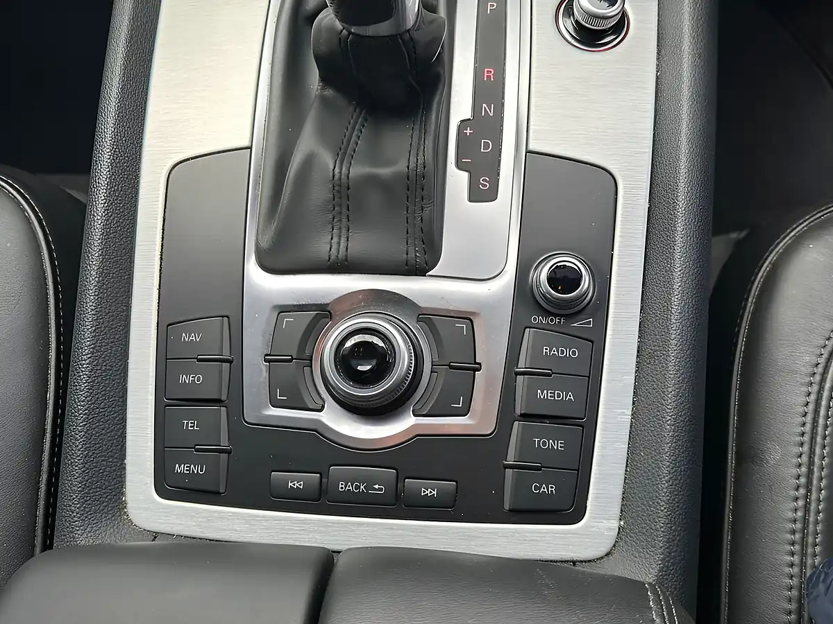 Used 2015 Audi Q7 S Line Sport Edition White - Interior and Exterior details 14
