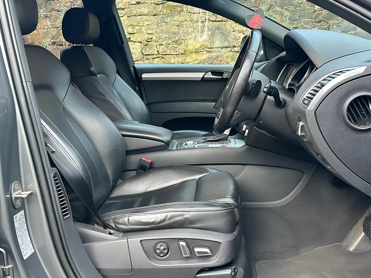 Used 2015 Audi Q7 S Line Style Edition Grey - Interior and Exterior details 10