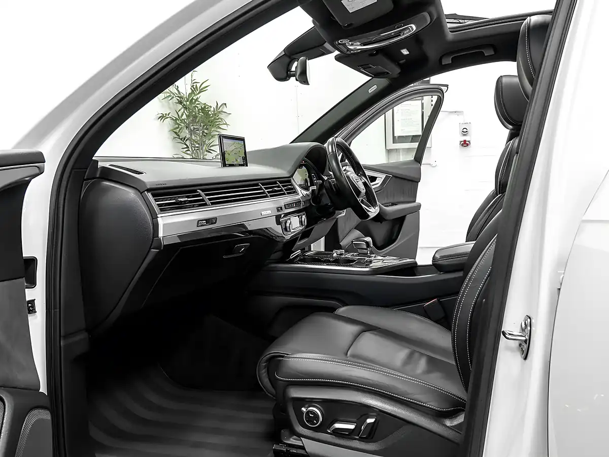 Used 2015 Audi Q7 S Line White - Interior and Exterior details 16