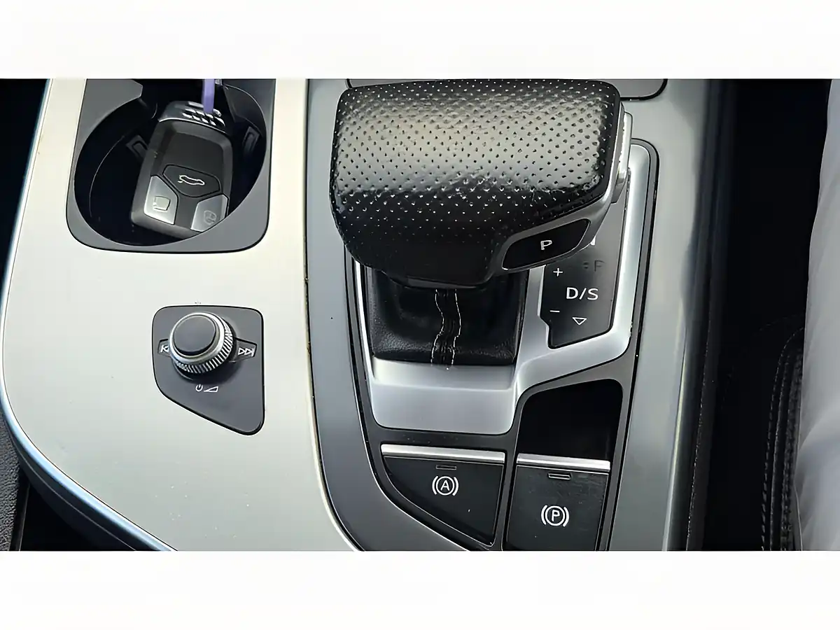 Used 2015 Audi Q7 S Line White - Interior and Exterior details 15