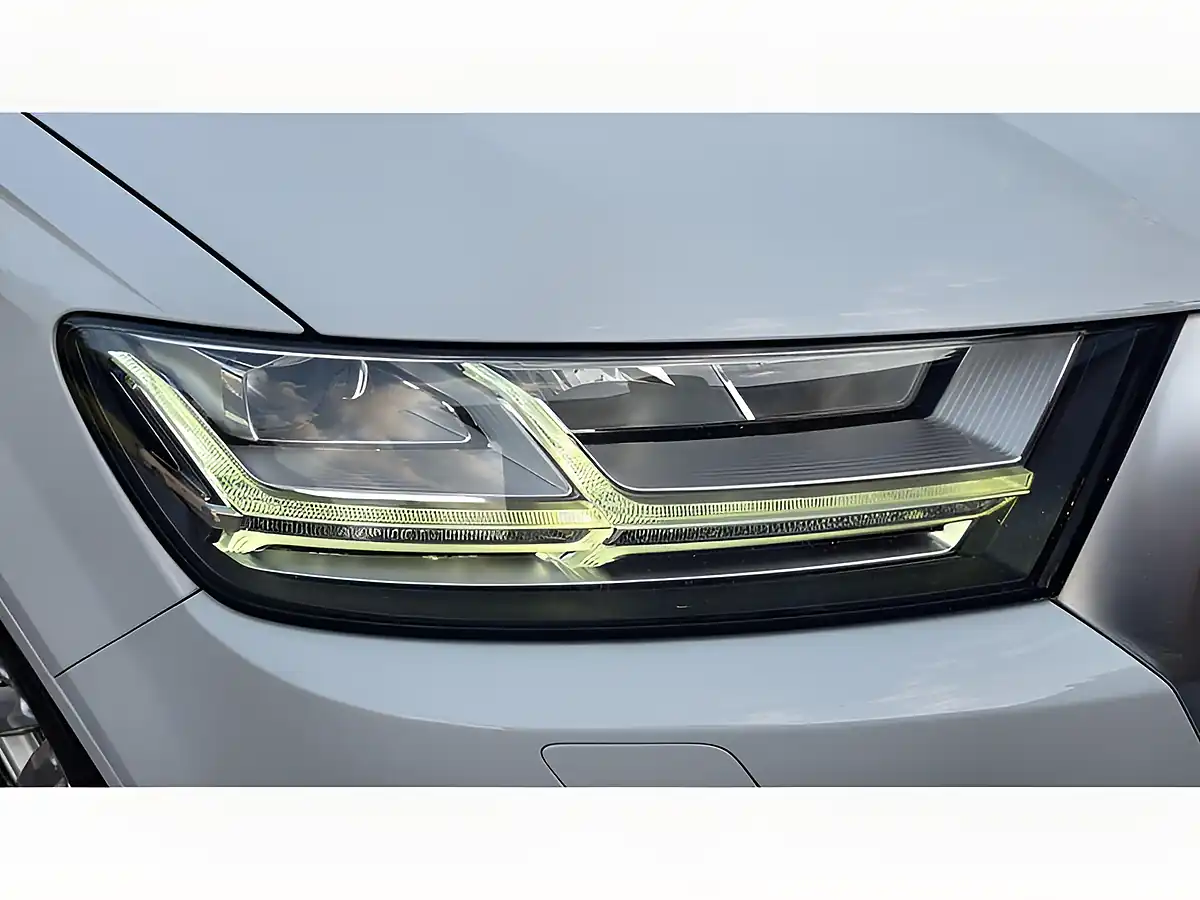 Used 2015 Audi Q7 S Line White - Interior and Exterior details 8