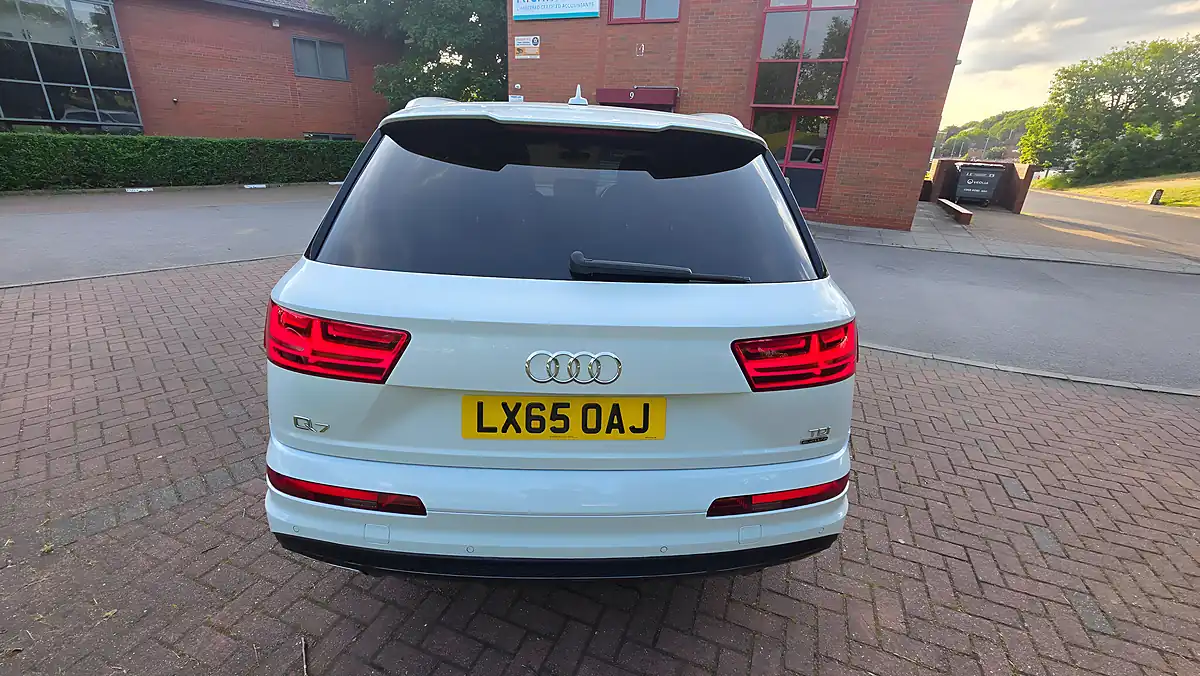 Used 2015 Audi Q7 S Line White - Interior and Exterior details 10