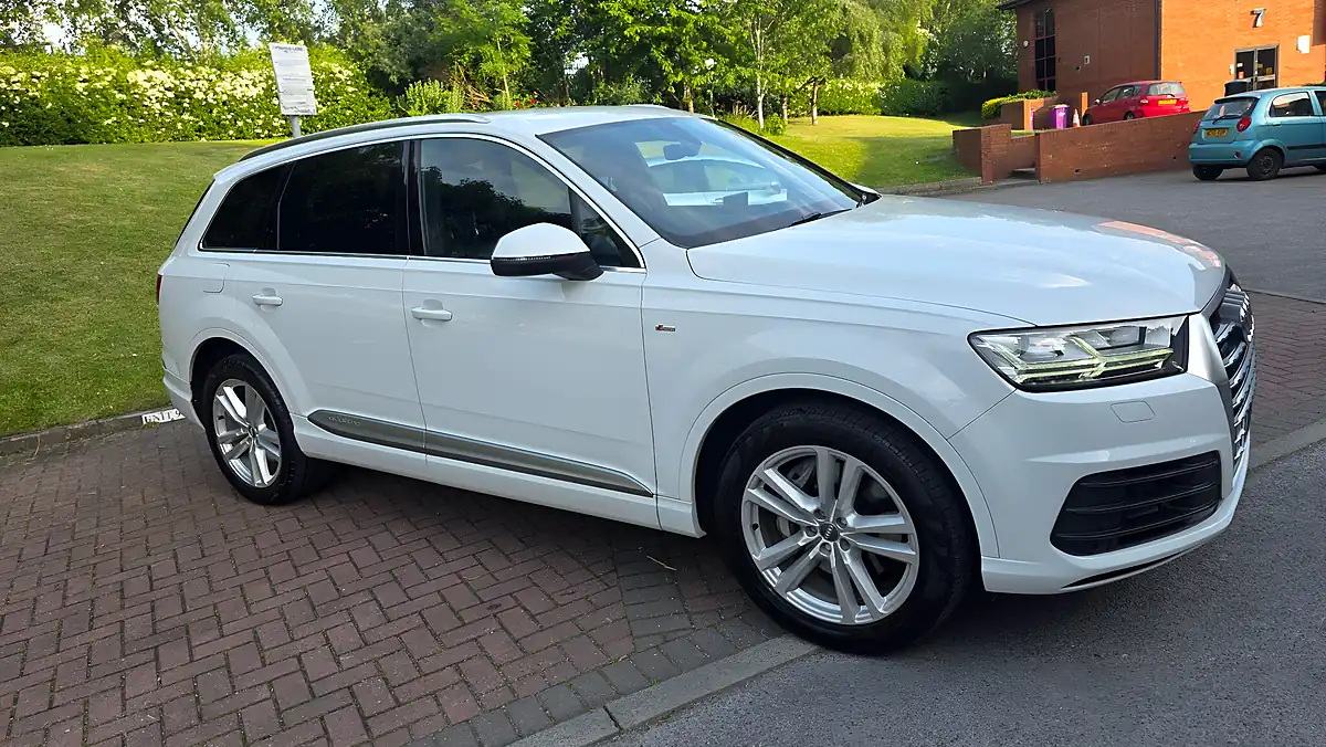 Used 2015 Audi Q7 S Line White - Interior and Exterior details 5