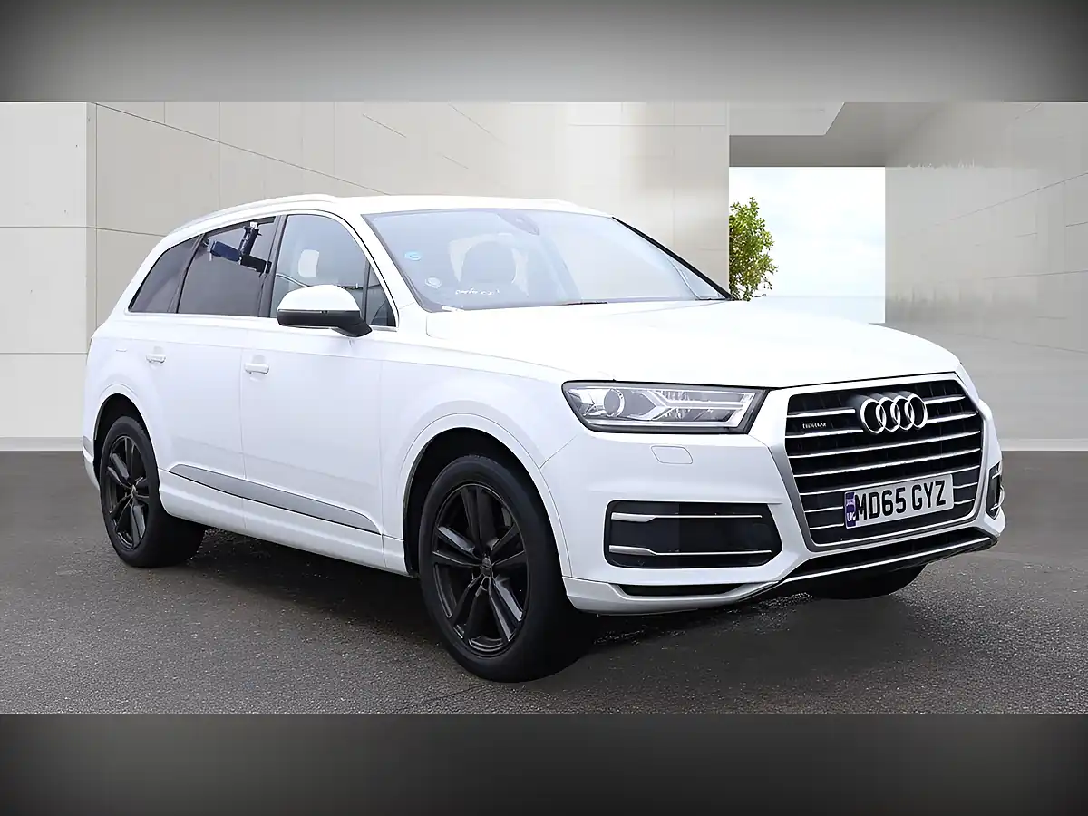 Used 2015 Audi Q7 Se White - Front View