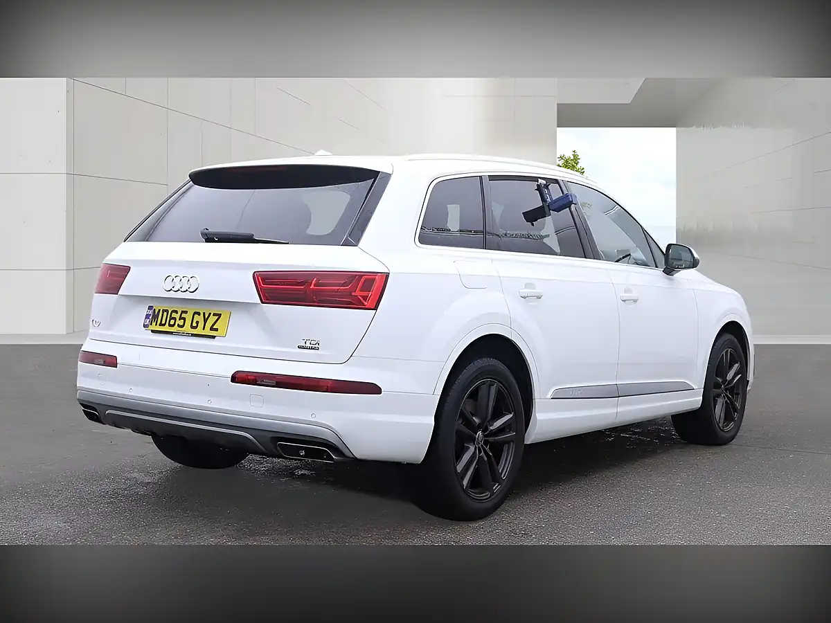 Used 2015 Audi Q7 Se White - Interior and Exterior details 6
