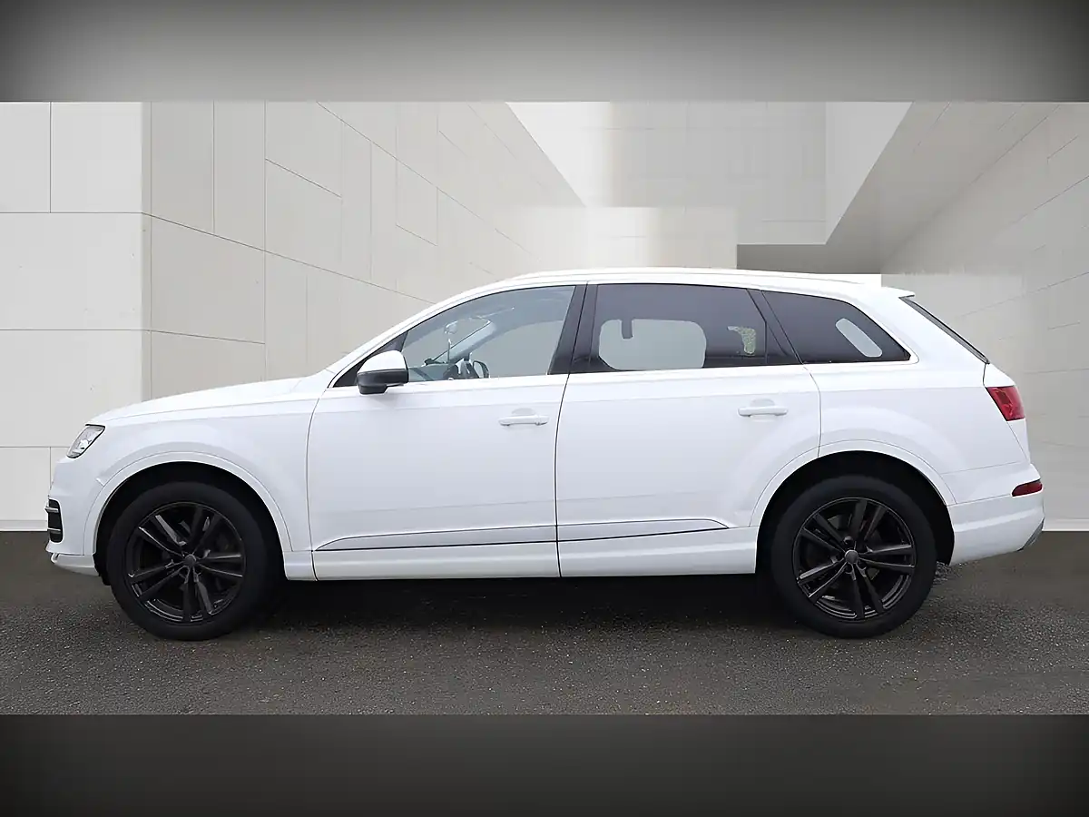 Used 2015 Audi Q7 Se White - Interior and Exterior details 8