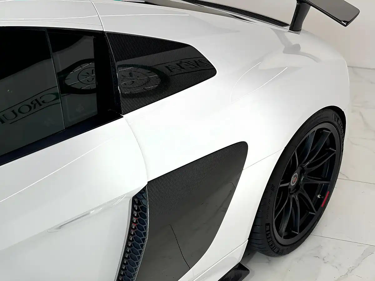 Used 2015 Audi R8 Plus White - Interior and Exterior details 12