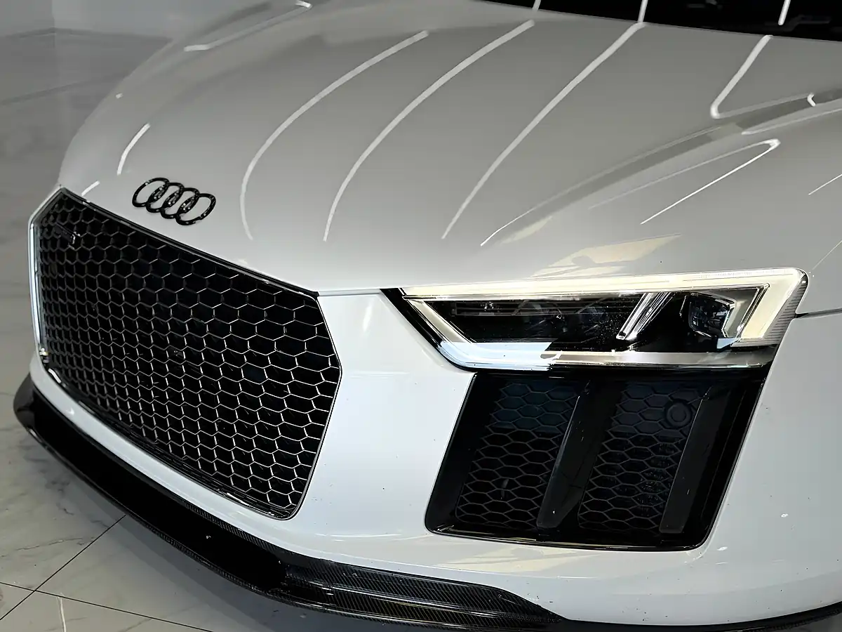 Used 2015 Audi R8 Plus White - Interior and Exterior details 13
