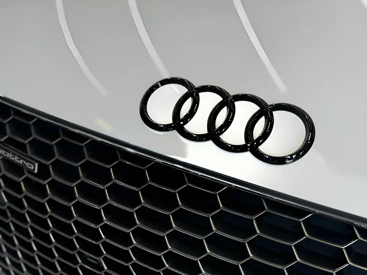 Used 2015 Audi R8 Plus White - Interior and Exterior details 14