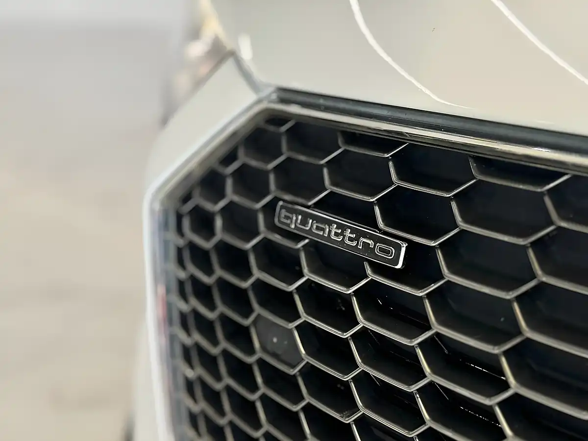 Used 2015 Audi R8 Plus White - Interior and Exterior details 15