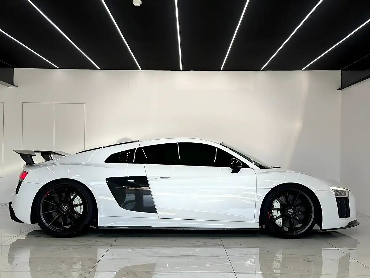 Used 2015 Audi R8 Plus White - Interior and Exterior details 4