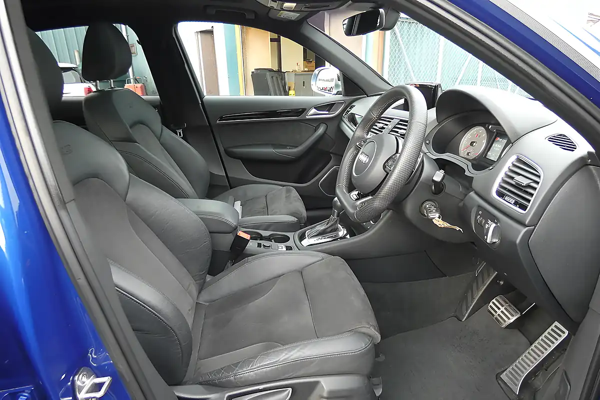 Used 2015 Audi RS Q3 Blue - Interior and Exterior details 10