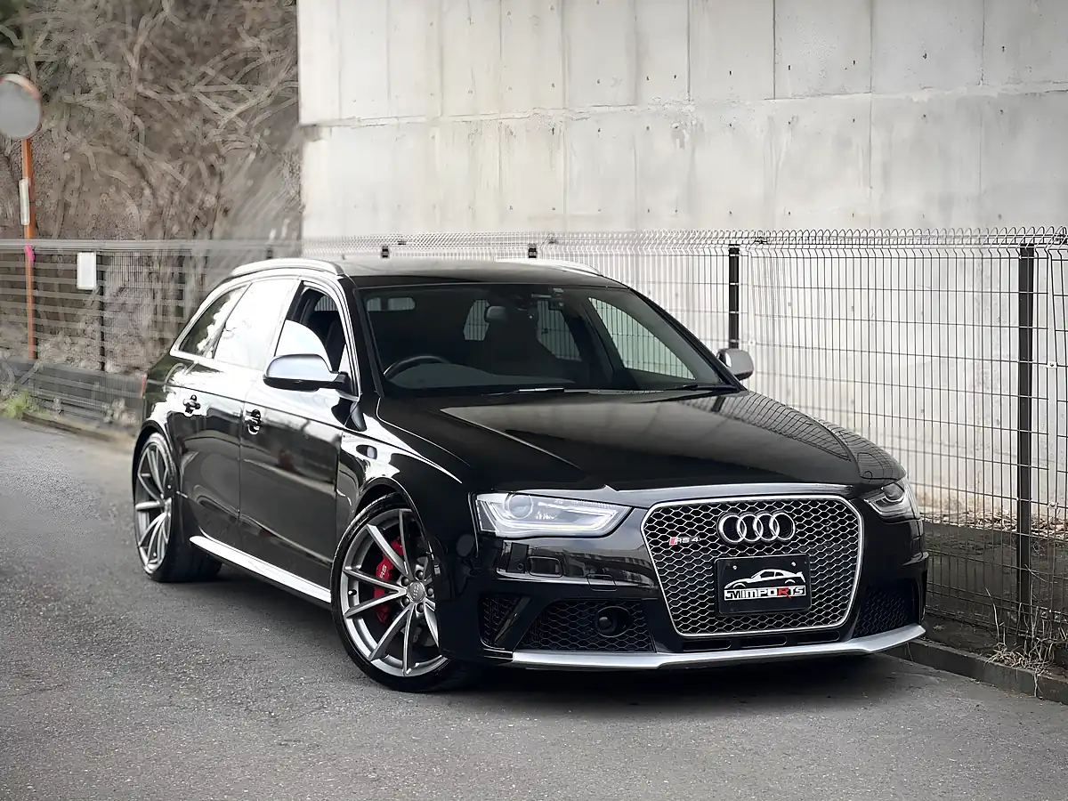 Used 2015 Audi RS4 Avant Black - Front View