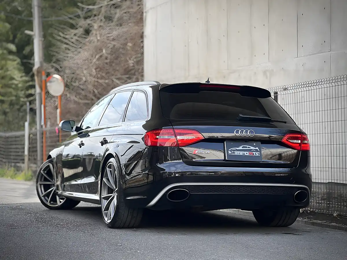 Used 2015 Audi RS4 Avant Black - Interior and Exterior details 10