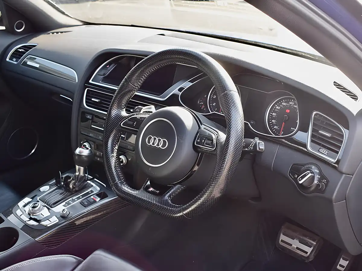 Used 2015 Audi RS4 Avant Blue - Interior and Exterior details 14