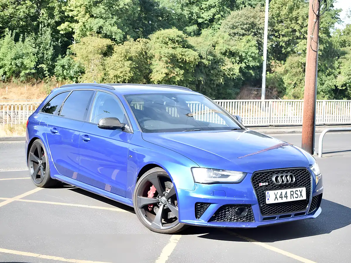 Used 2015 Audi RS4 Avant Blue - Interior and Exterior details 17