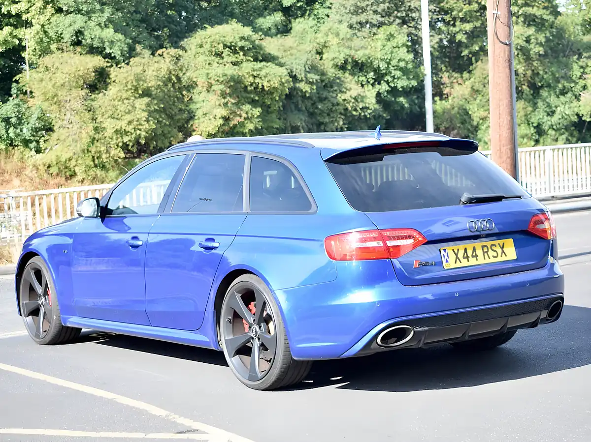 Used 2015 Audi RS4 Avant Blue - Interior and Exterior details 6