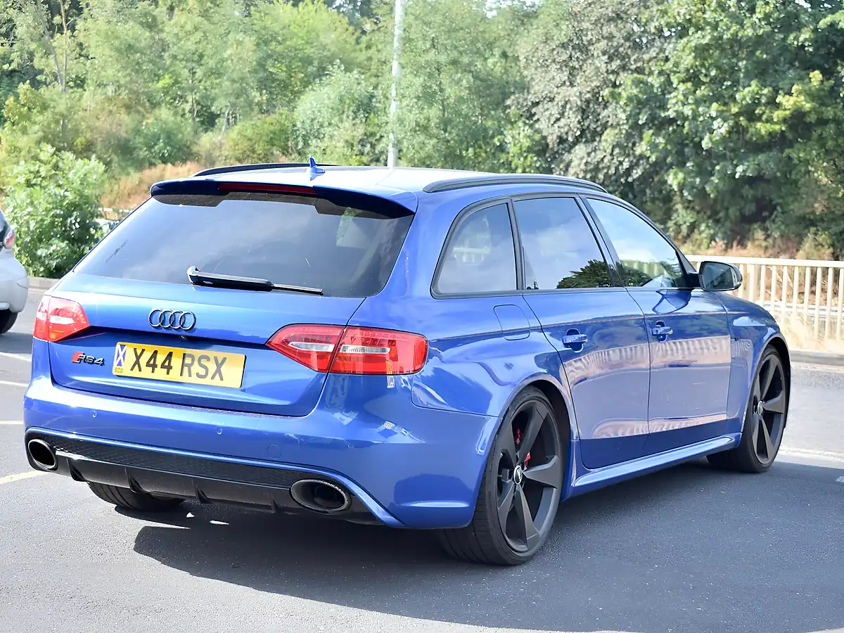 Used 2015 Audi RS4 Avant Blue - Interior and Exterior details 8