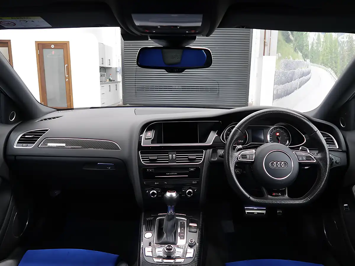 Used 2015 Audi RS4 Avant Nogaro Nogaro Blue - Interior and Exterior details 17
