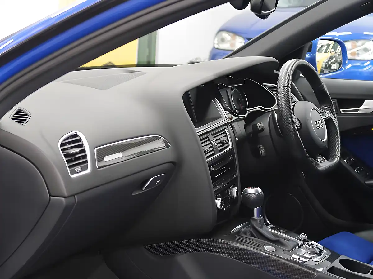 Used 2015 Audi RS4 Avant Nogaro Nogaro Blue - Interior and Exterior details 18