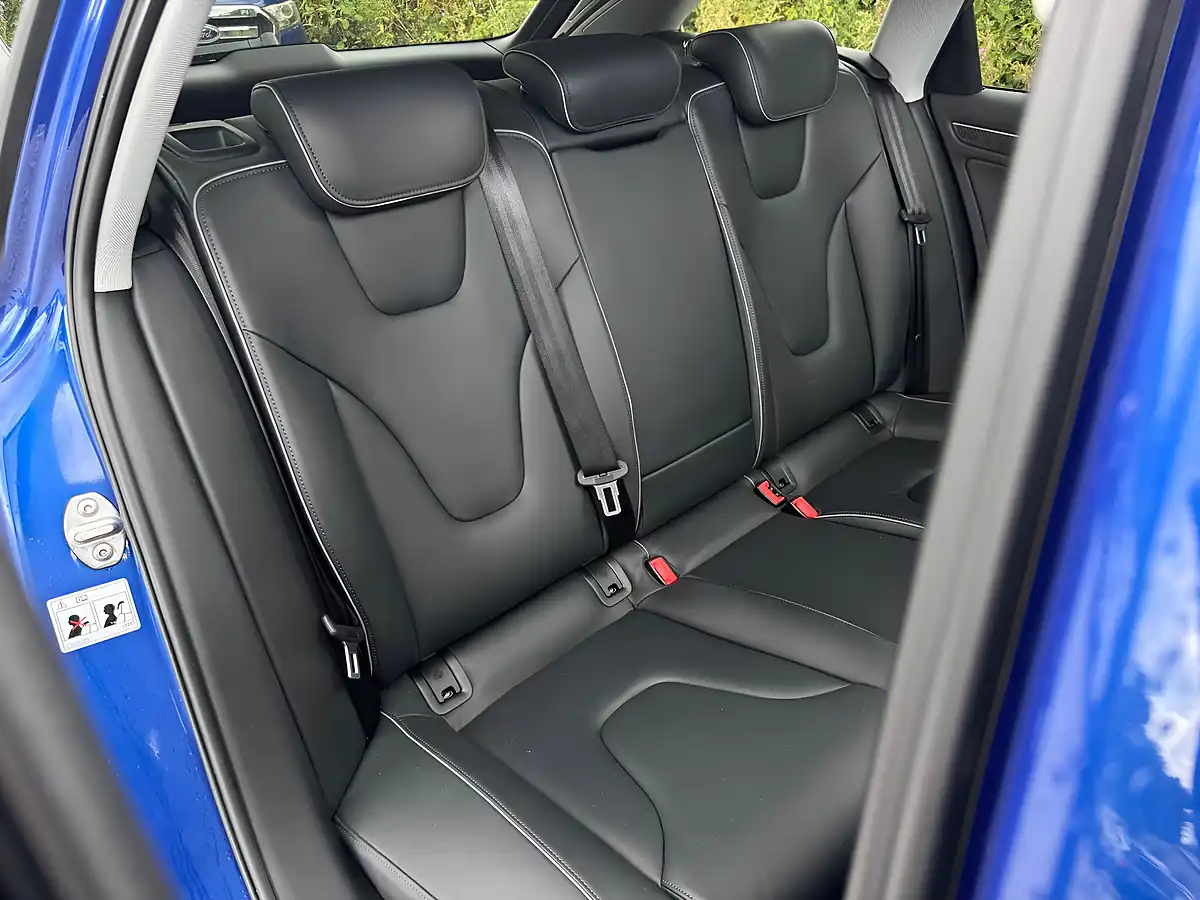 Used 2015 Audi RS4 Avant Palace Blue - Interior and Exterior details 11