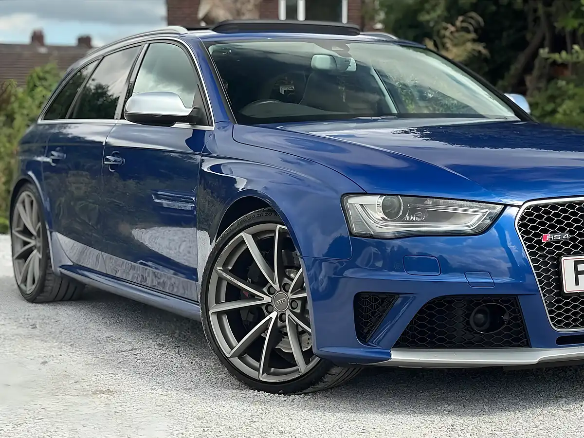 Used 2015 Audi RS4 Avant Palace Blue - Interior and Exterior details 16