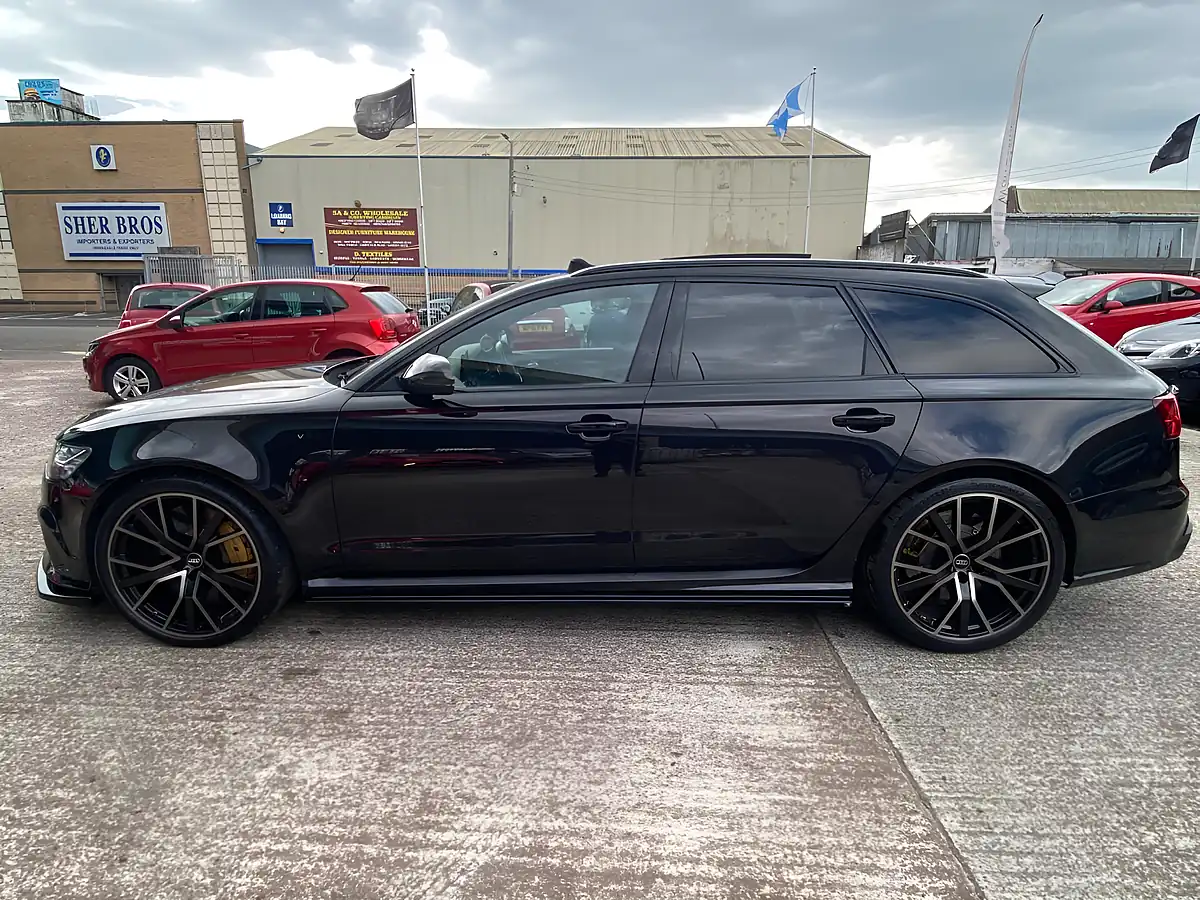 Used 2015 Audi RS6 Avant Black - Interior and Exterior details 10