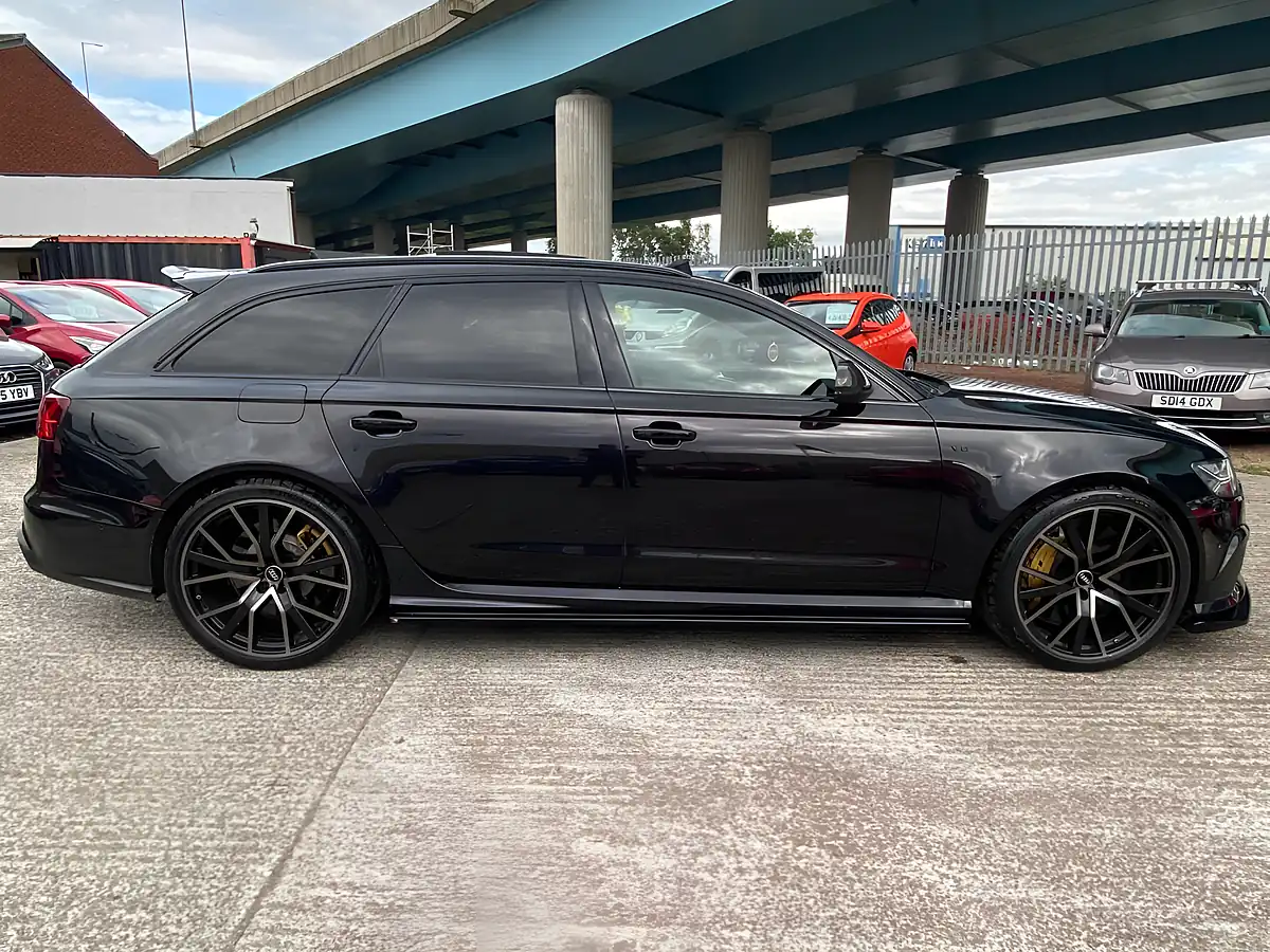 Used 2015 Audi RS6 Avant Black - Interior and Exterior details 11