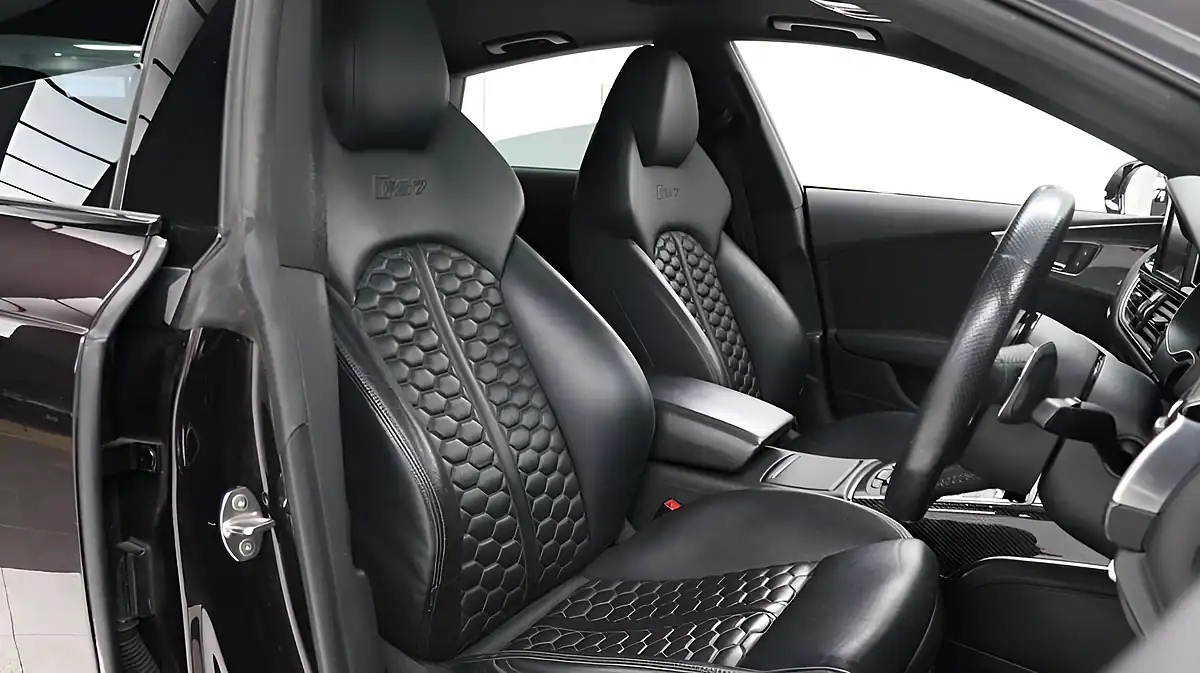 Used 2015 Audi RS7 Sportback Purple - Interior and Exterior details 17
