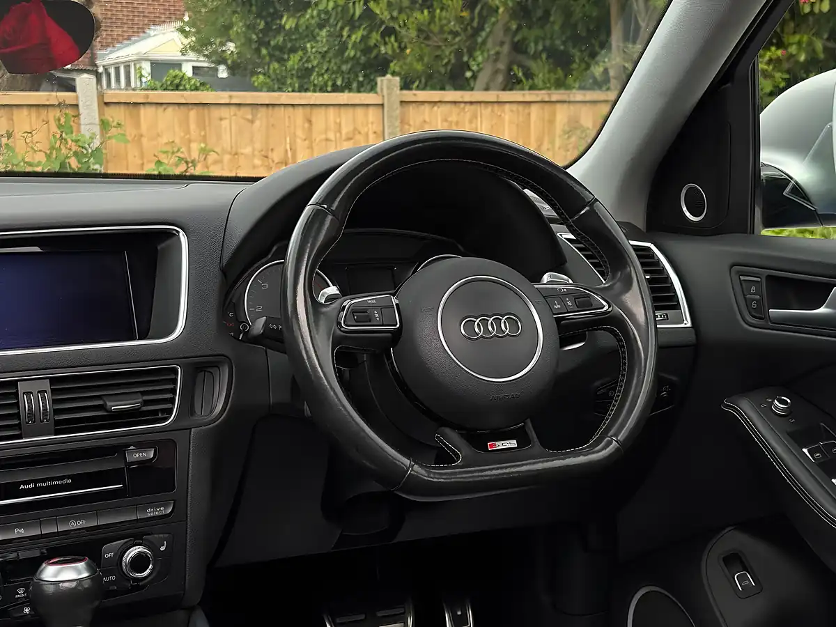 Used 2015 Audi SQ5 Blue - Interior and Exterior details 12
