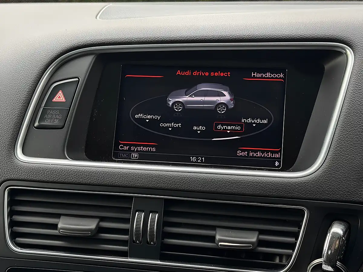 Used 2015 Audi SQ5 Blue - Interior and Exterior details 14