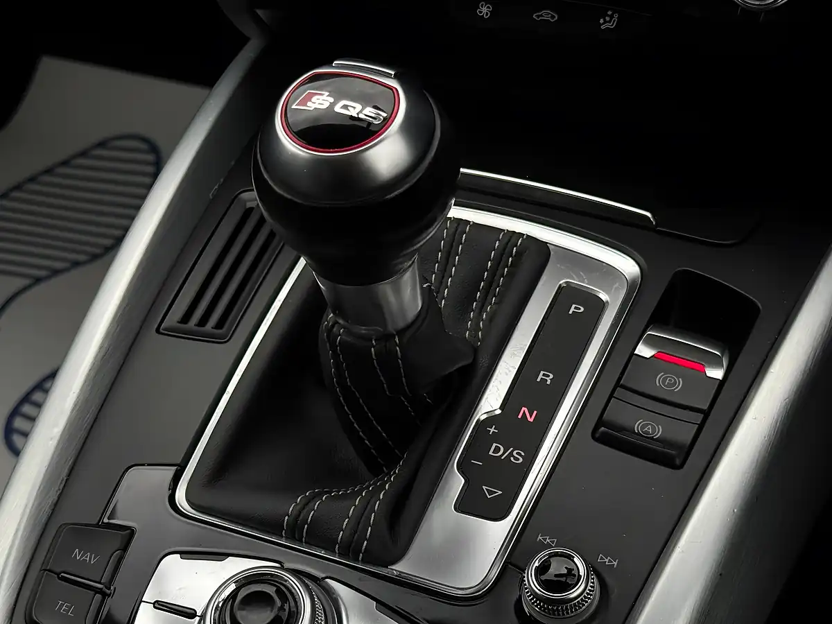 Used 2015 Audi SQ5 Blue - Interior and Exterior details 15