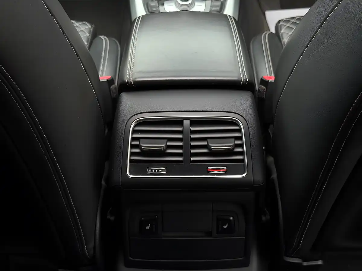 Used 2015 Audi SQ5 Blue - Interior and Exterior details 16