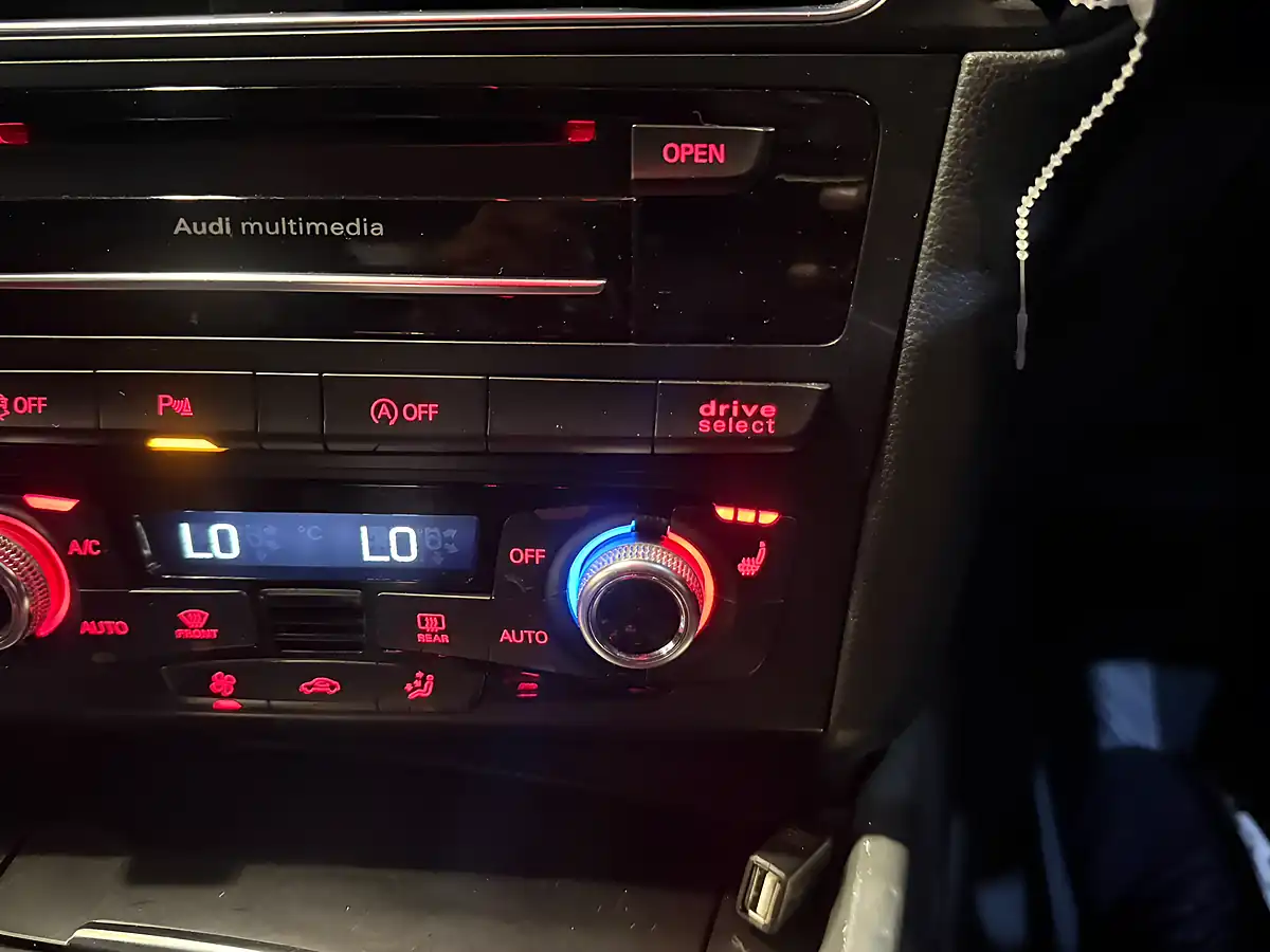 Used 2015 Audi SQ5 Grey - Interior and Exterior details 19