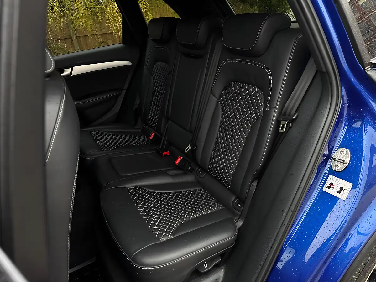 Used 2015 Audi SQ5 Plus Blue - Interior and Exterior details 12