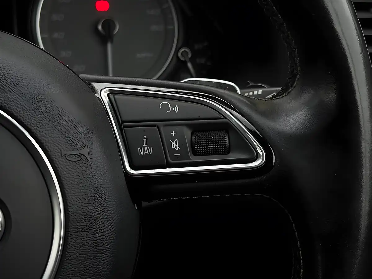 Used 2015 Audi SQ5 Plus Blue - Interior and Exterior details 13