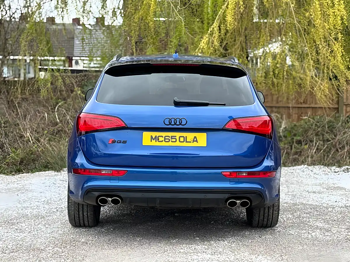 Used 2015 Audi SQ5 Plus Blue - Interior and Exterior details 9