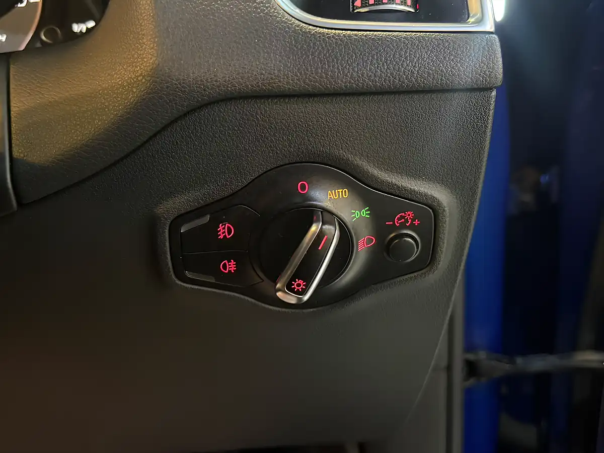 Used 2015 Audi SQ5 S Design Blue - Interior and Exterior details 20